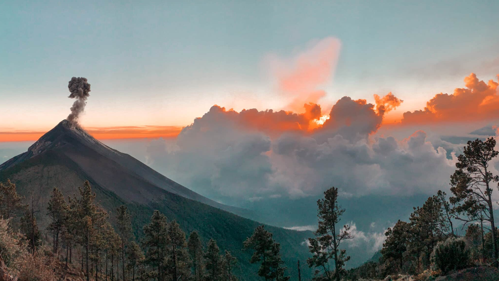 acatenango volcano trail guatemala